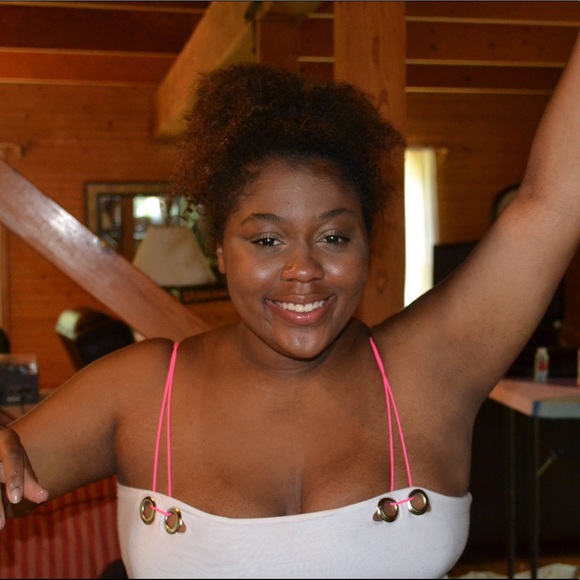 Meet your Posher, Taylor - Picture 2 of 4